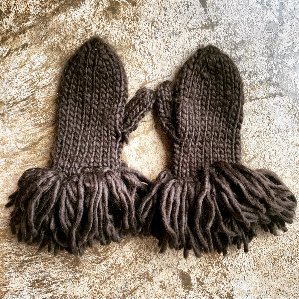 3/$20 Kling Unique Fuzzy Fringe Knit Gray Mittens